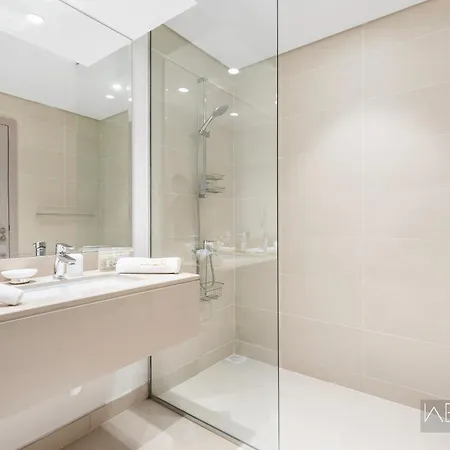 Welhome - Apt Close To Yas Waterworld And Ferrari Circuits Abou Dabi Extérieur photo